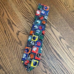 Surrey NFL Logo Helmet Tie EUC